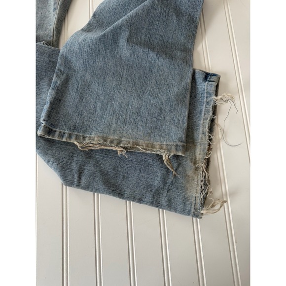 Cosmopolitan Jeanswear Women's Light Wash Embroidered Straight Leg Jeans - Picture 11 of 11